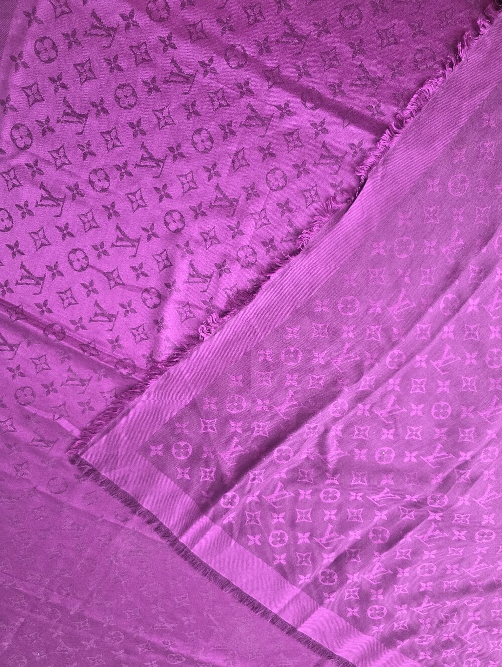 Auth Louis Vuitton Monogram Classic Purple Shawl Scarf - Picture 10 of 10
